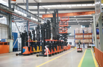 震坤行工业超市走进诺力智能工厂 直击现场新品 赋能智慧仓储服务新生态